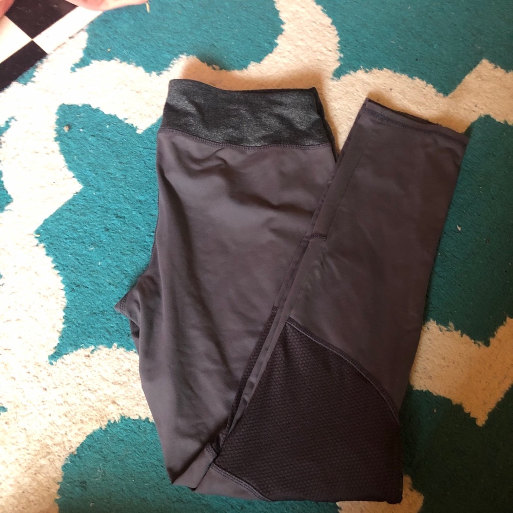 Grey workout leggings
